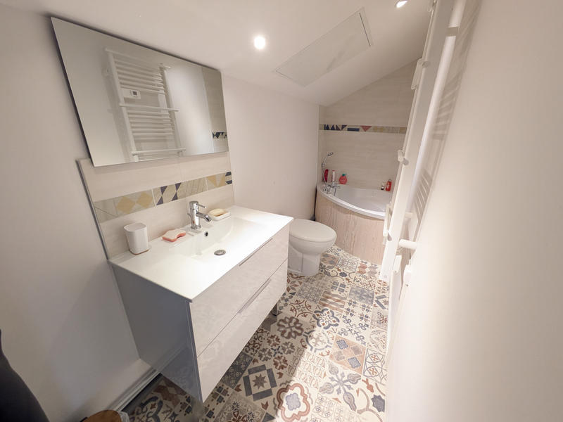 Maison - 307 m² - 16 pièces