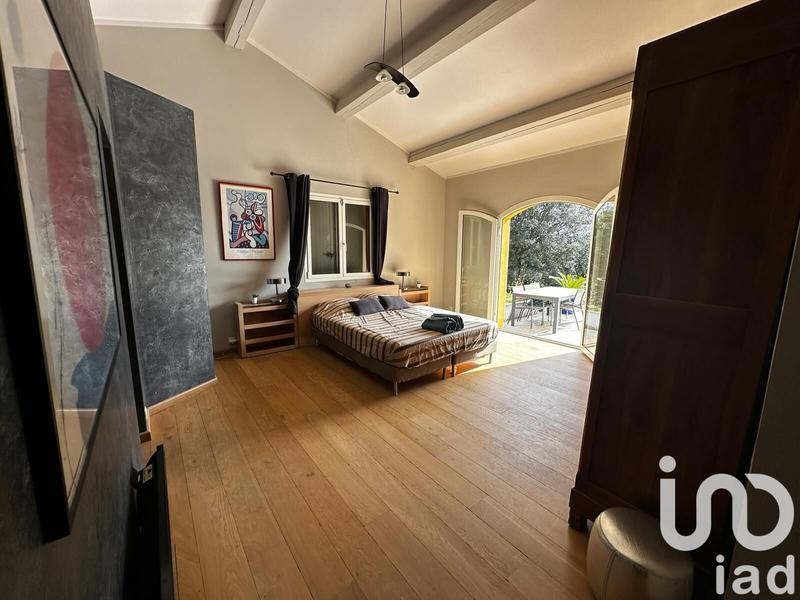 Maison - 220 m² - 7 pièces