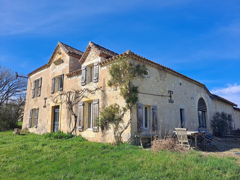 Maison - 430 m² - 12 pièces