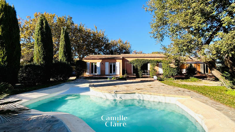 Maison - 250 m² - 11 pièces