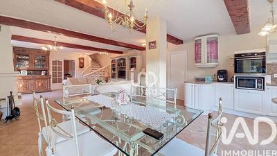 Maison - 200 m² - 6 pièces