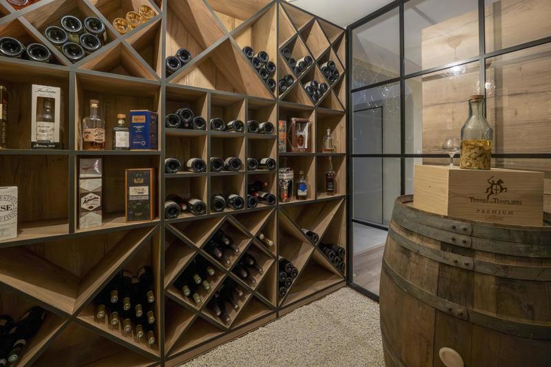 Maison - 253 m² - 8 pièces