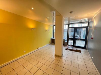 Local commercial - 130 m² - 6 pièces