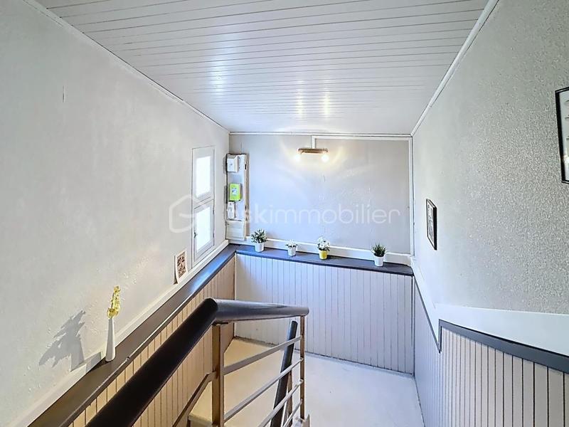 Maison traditionnelle - 112 m² - 6 pièces