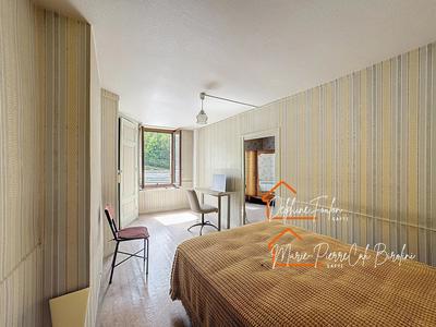 Maison - 137 m² - 6 pièces