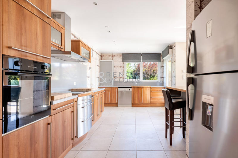 Maison - 270 m² - 7 pièces