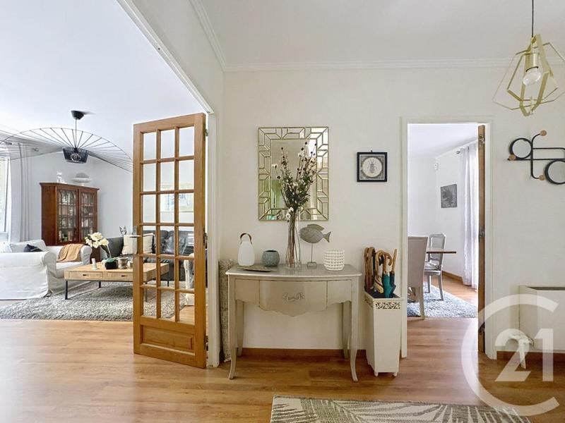 Maison - 121 m² - 6 pièces