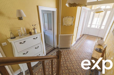 Maison - 216 m² - 8 pièces