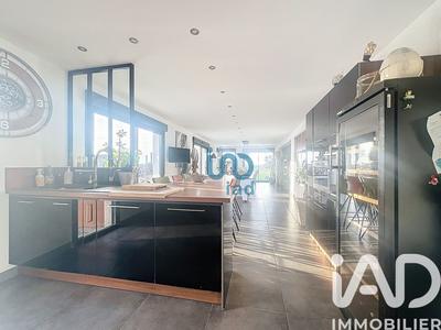 Maison de maîtres - 260 m² - 8 pièces