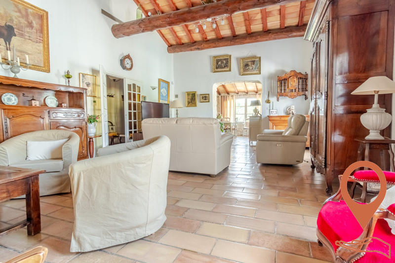 Villa - 182 m² - 9 pièces