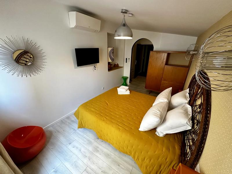 Maison chambre d'hôtes - 340 m² - 8 pièces