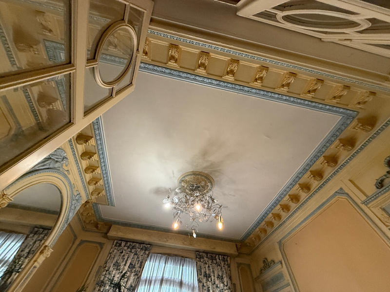 Maison - 337 m² - 8 pièces