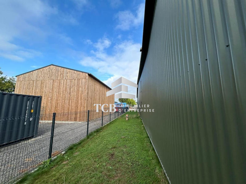 Local d'activités - 294 m²