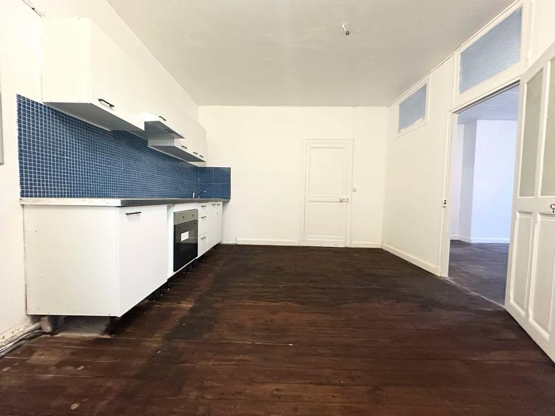 Maison - 214 m² - 9 pièces