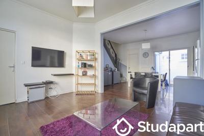 Chambre - 11 m² - 1 pièce