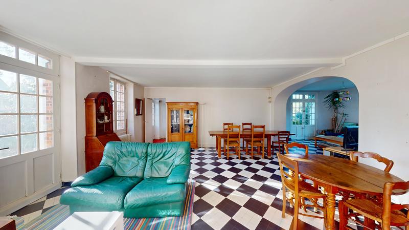 Maison en pierre - 251 m² - 10 pièces