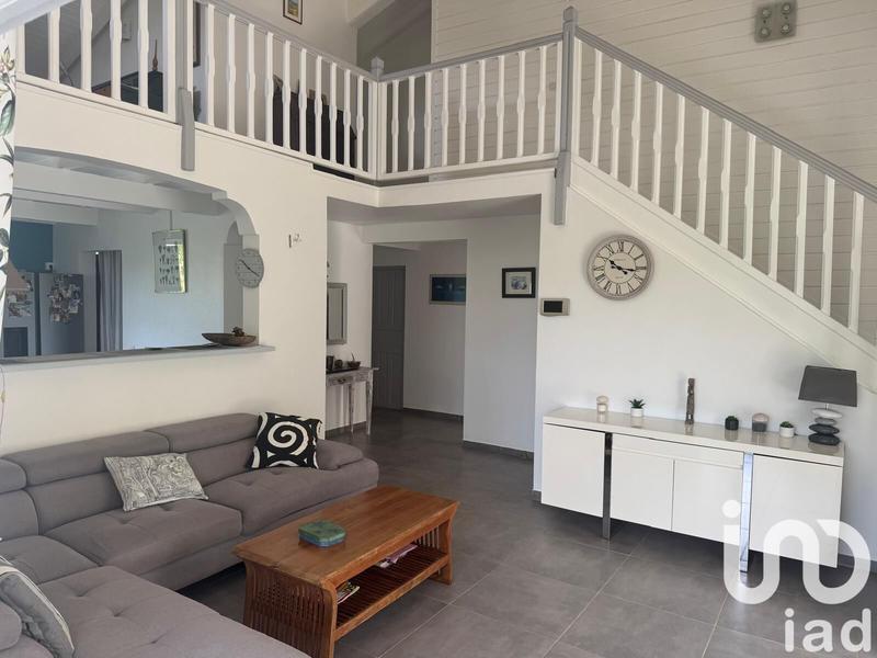 Maison - 200 m² - 10 pièces