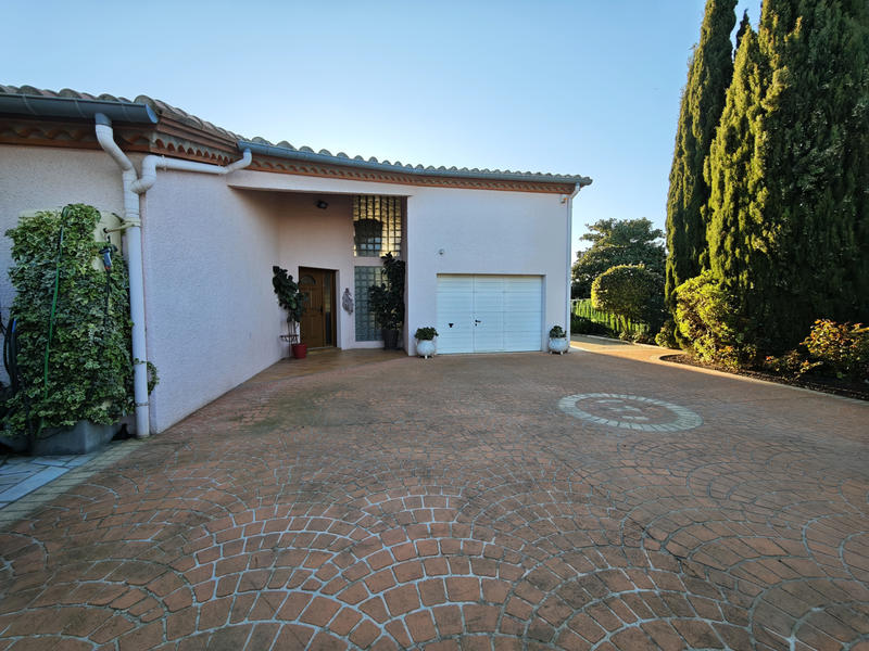 Maison - 235 m² - 7 pièces