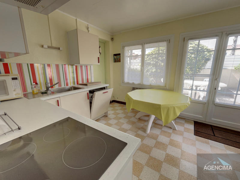 Villa - 143 m² - 8 pièces