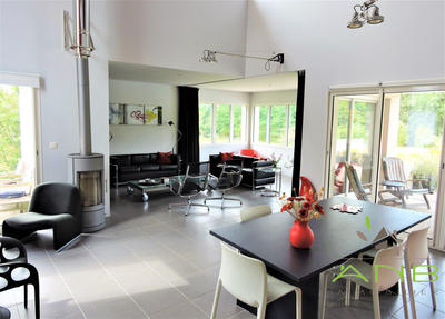 Villa - 194 m² - 8 pièces