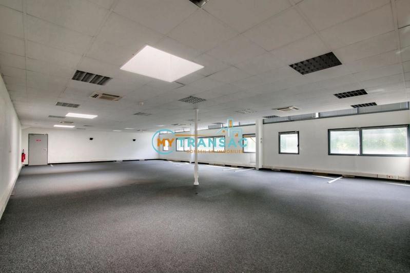 Local d'activités - 3 384 m²