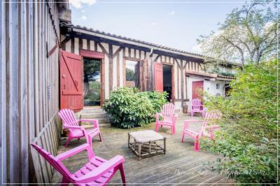 Maison - 218 m² - 9 pièces