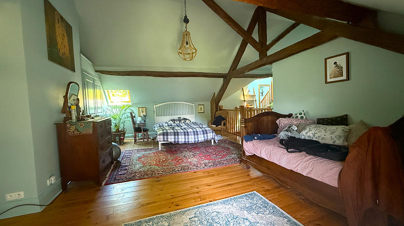 Maison - 265 m² - 9 pièces