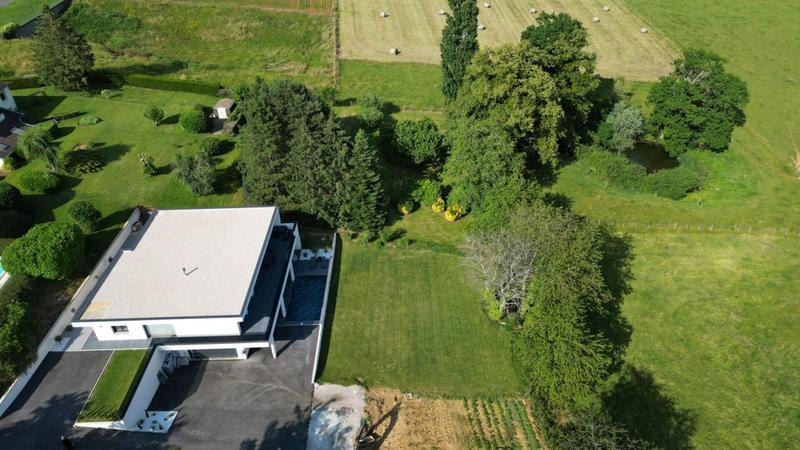 Demeure - 277 m² - 7 pièces