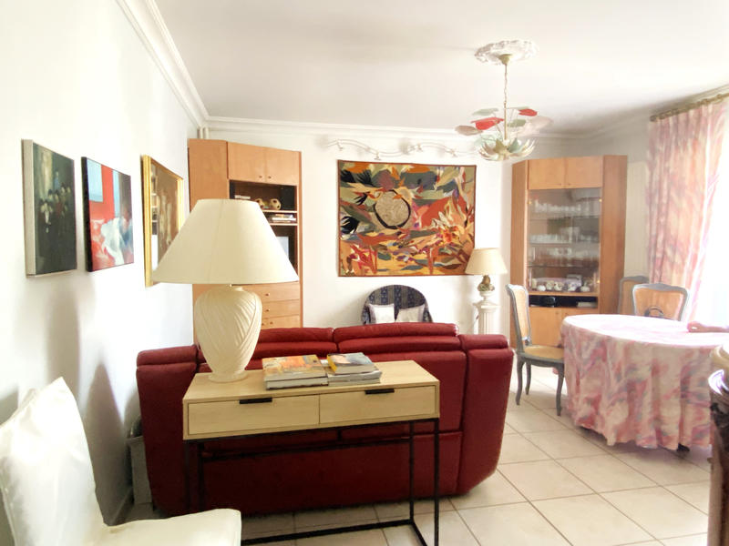 Maison - 207 m² - 8 pièces