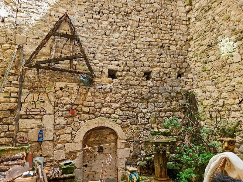 Demeure - 486 m² - 12 pièces