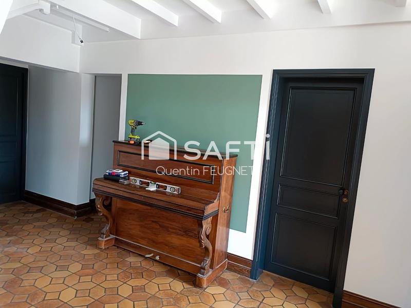 Maison - 377 m² - 10 pièces