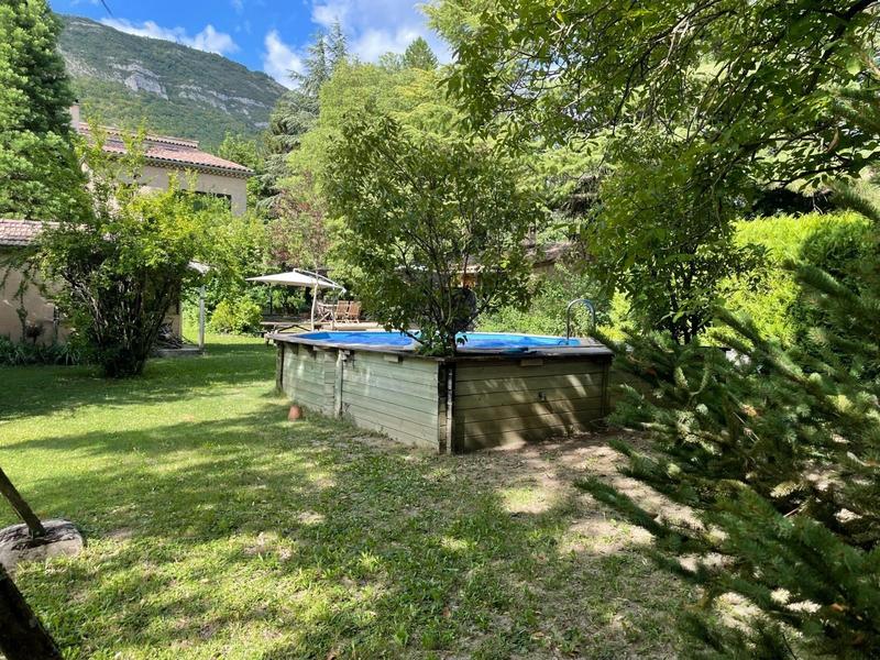 Maison - 244 m² - 8 pièces