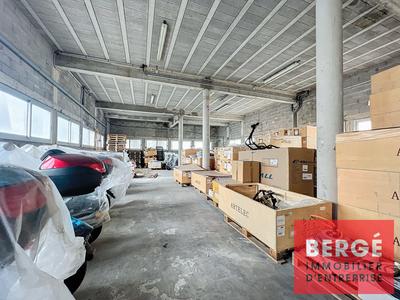 Entrepôt - 1 800 m²