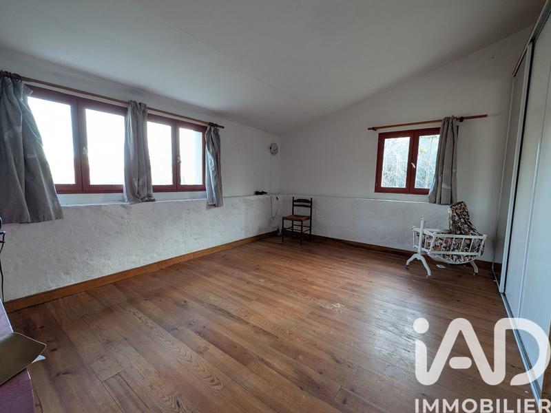 Maison - 302 m² - 12 pièces