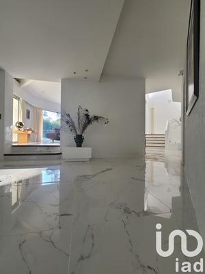 Maison - 280 m² - 9 pièces