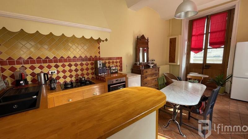 Appartement - 176 m² - 6 pièces