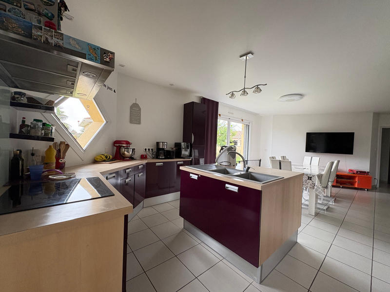 Maison - 99 m² - 4 pièces