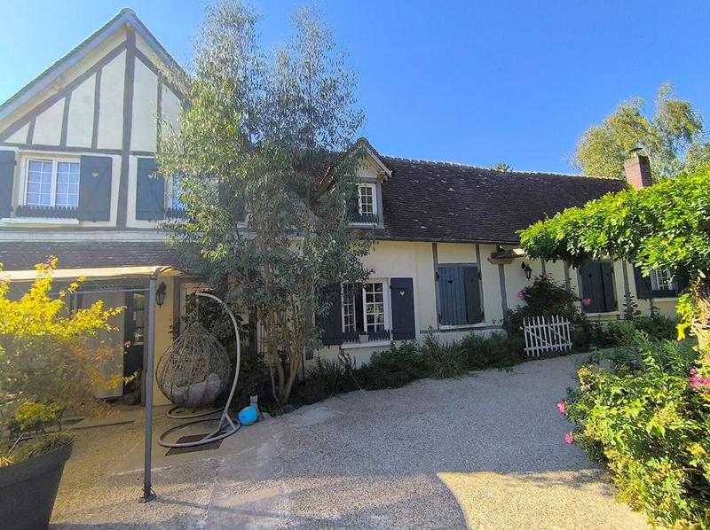 Maison - 249 m² - 7 pièces