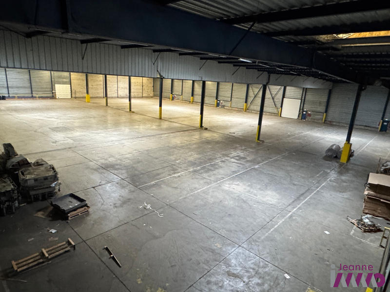 Entrepôt - 4 800 m²