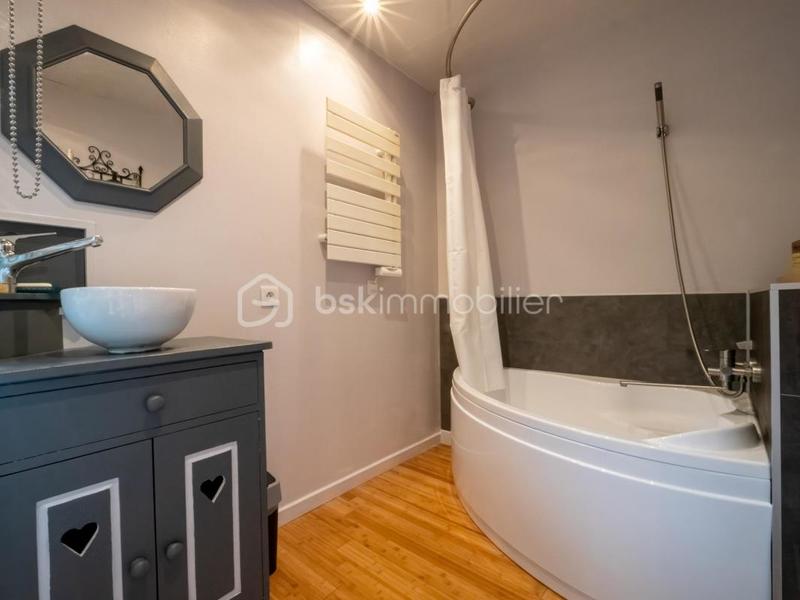 Maison - 190 m² - 8 pièces