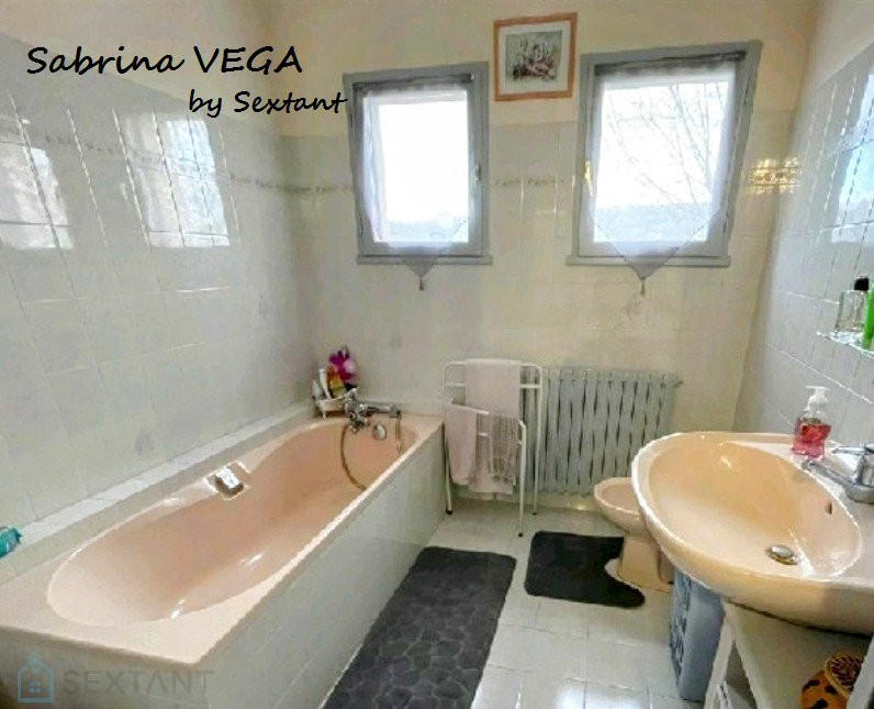 Maison - 225 m² - 19 pièces