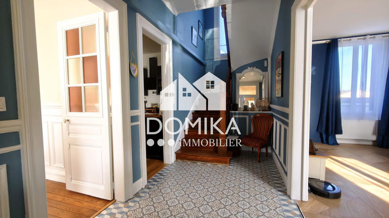 Maison - 178 m² - 8 pièces