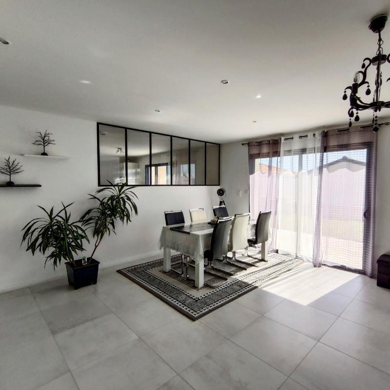 Maison - 131 m² - 8 pièces