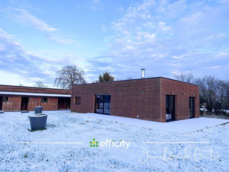 Maison de domaine équestre - 99 m² - 3 pièces