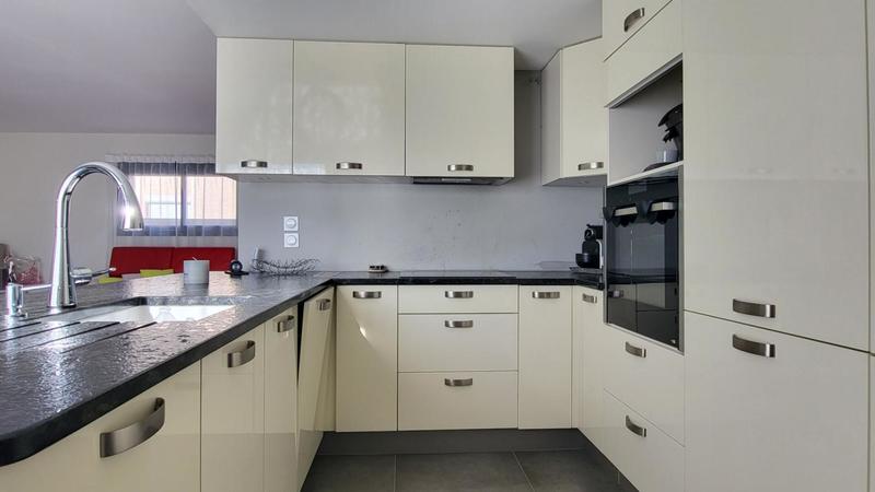 Maison - 96 m² - 4 pièces