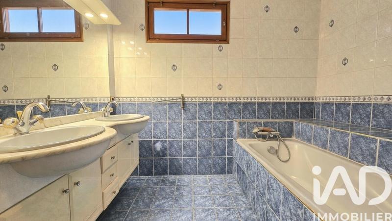 Maison de village - 141 m² - 5 pièces