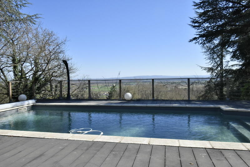 Maison - 190 m² - 6 pièces