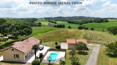 Maison - 180 m² - 7 pièces