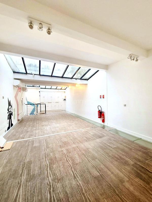 Bureau - 243 m² - 4 pièces