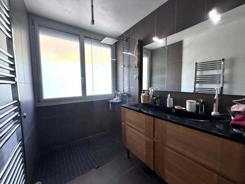 Appartement - 81 m² - 3 pièces